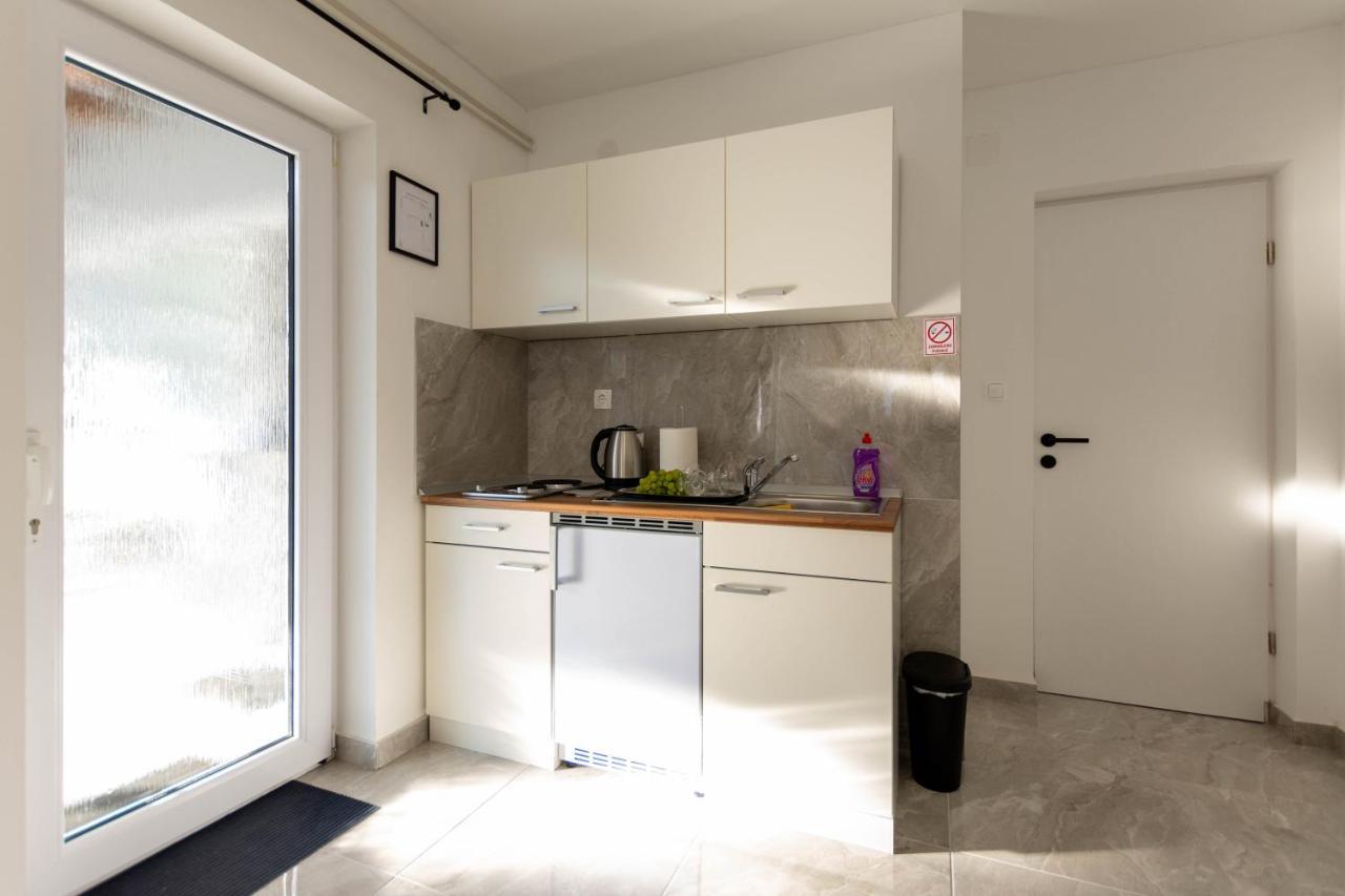 Apartmani Sun & Moon Бьеловар Экстерьер фото