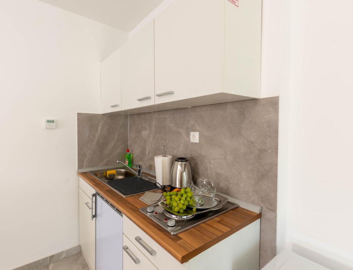 Apartmani Sun & Moon Бьеловар Экстерьер фото