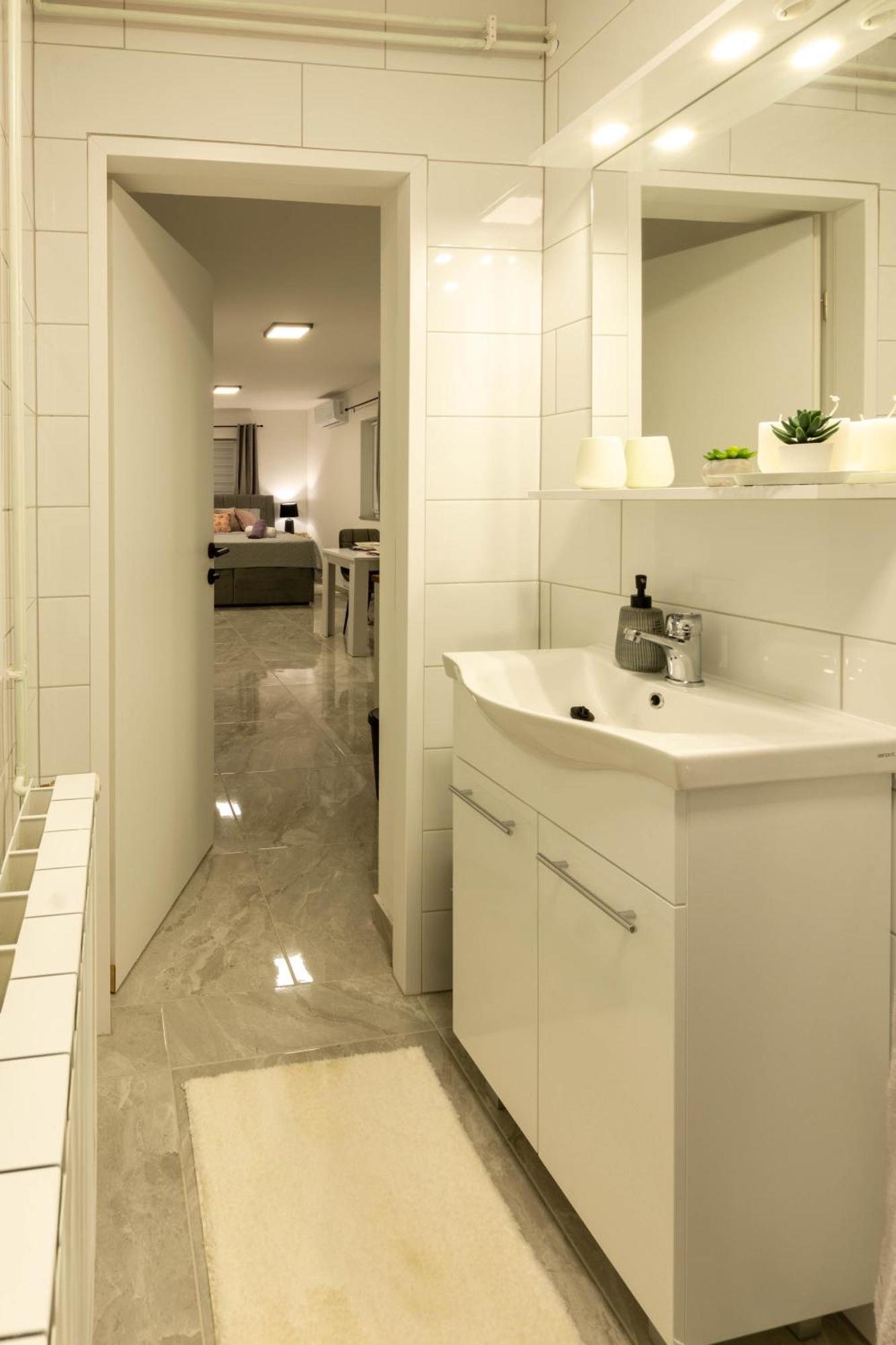 Apartmani Sun & Moon Бьеловар Экстерьер фото